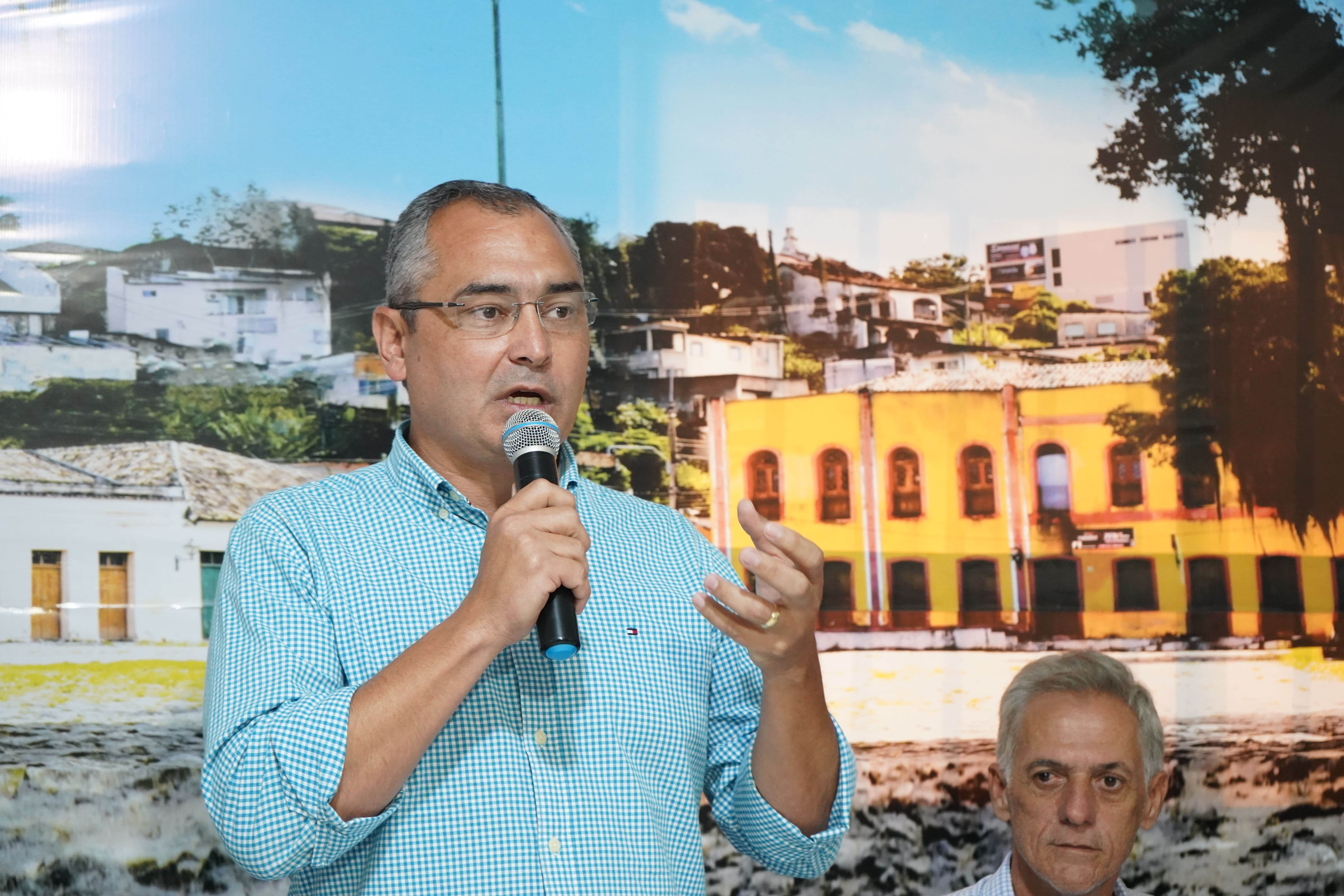 CERIMÔNIA DE ASSINATURA DE ORDENS DE SERVIÇO EM SÃO MATEUS: AVANÇOS PARA O FUTURO