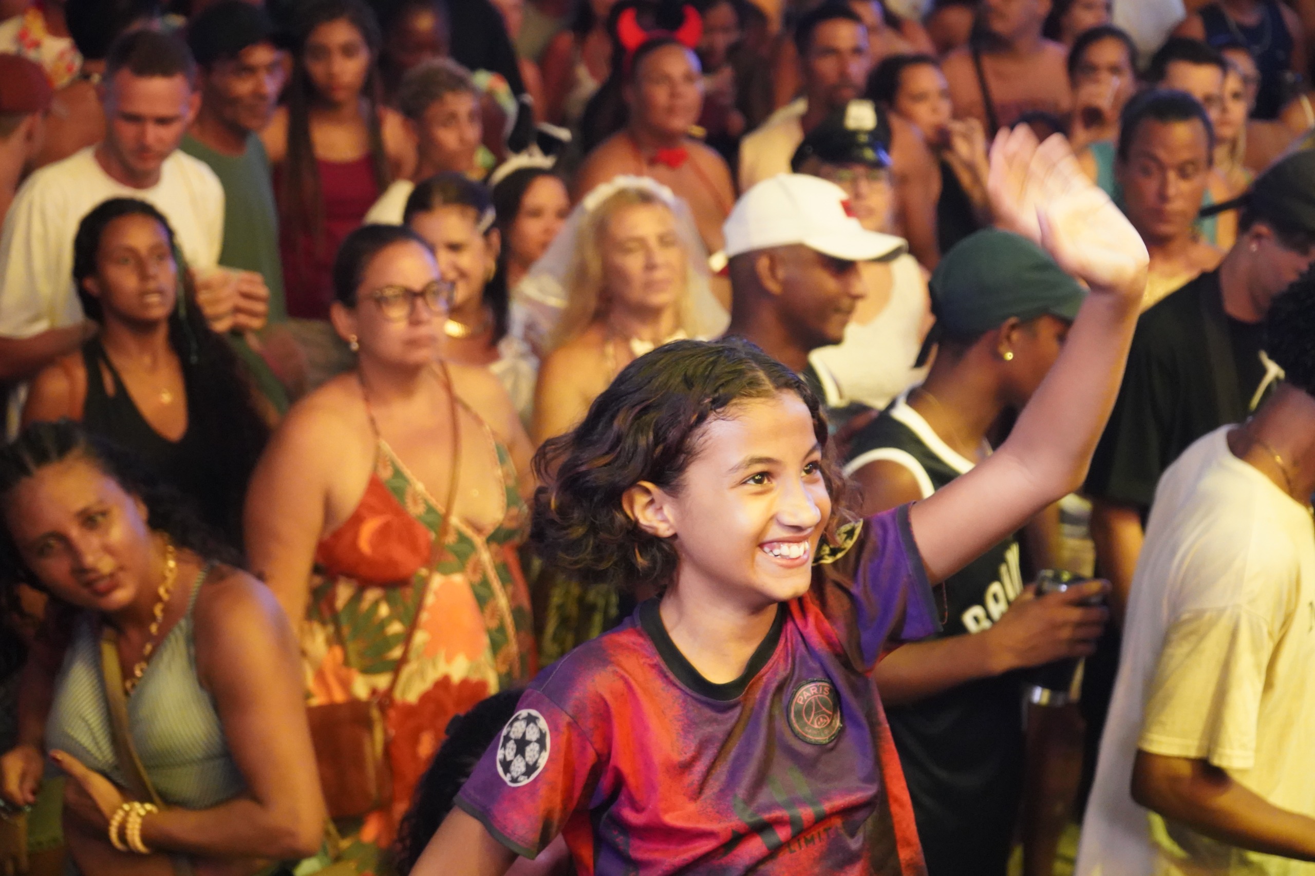 FOTOS DA SEGUNDA NOITE DE FOLIA: SÁBADO DO “GURIRI CARNAVAL 2025” É UM SUCESSO ABSOLUTO