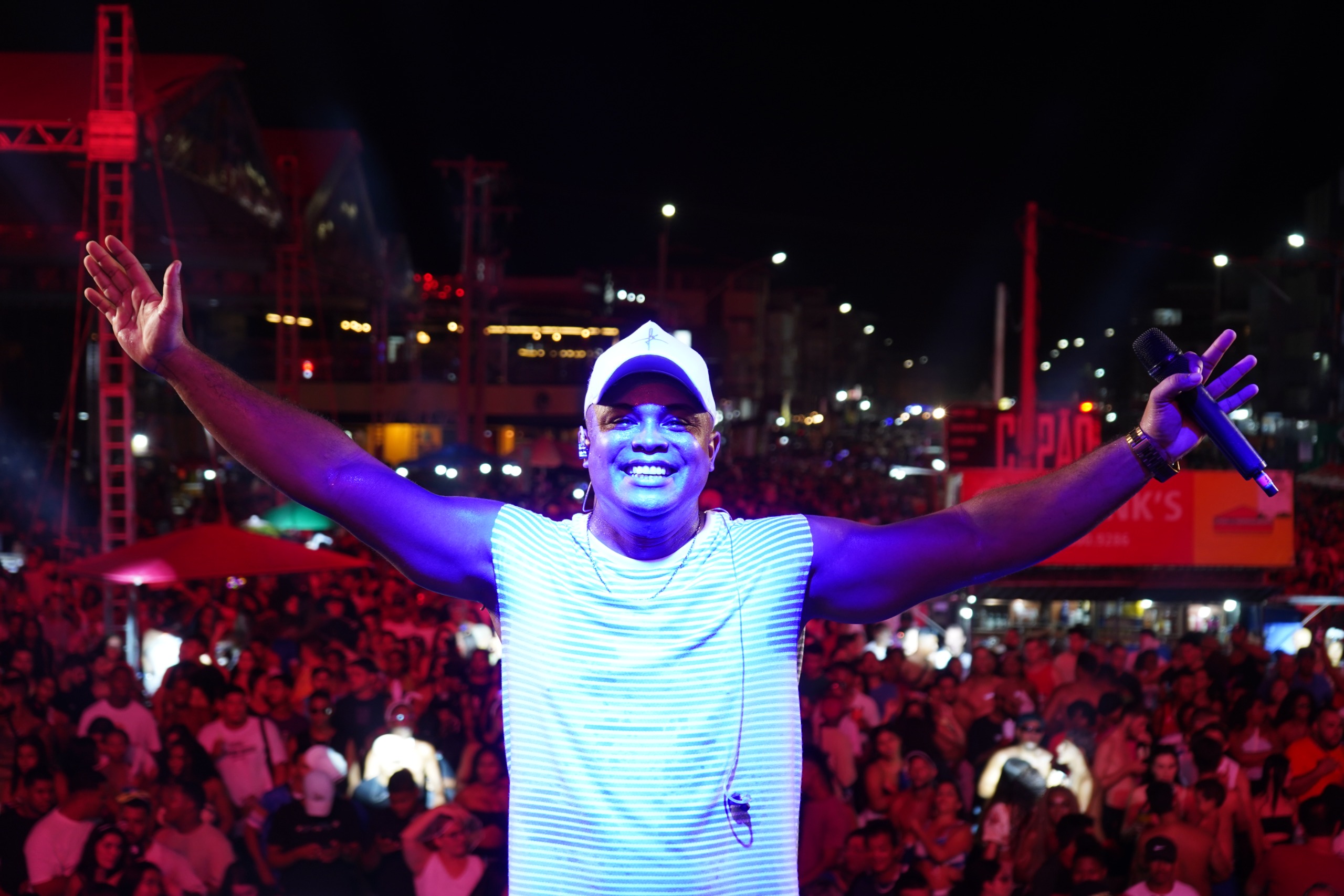 FOTOS DA SEGUNDA NOITE DE FOLIA: SÁBADO DO “GURIRI CARNAVAL 2025” É UM SUCESSO ABSOLUTO