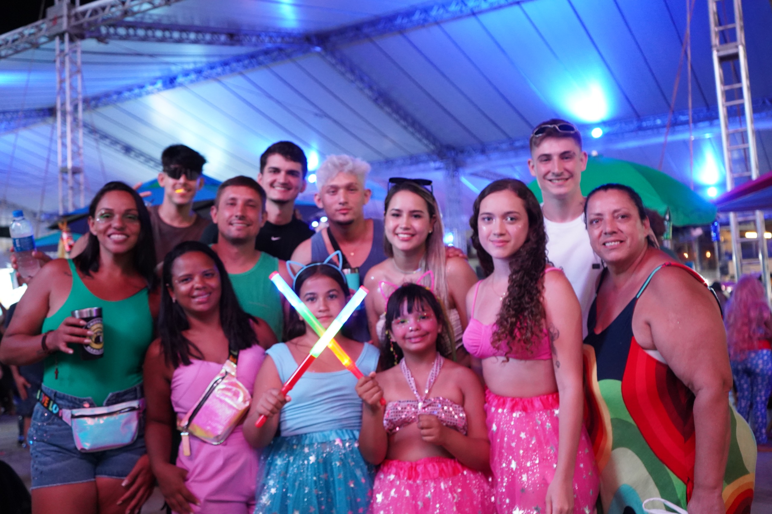 FOTOS DA SEGUNDA NOITE DE FOLIA: SÁBADO DO “GURIRI CARNAVAL 2025” É UM SUCESSO ABSOLUTO