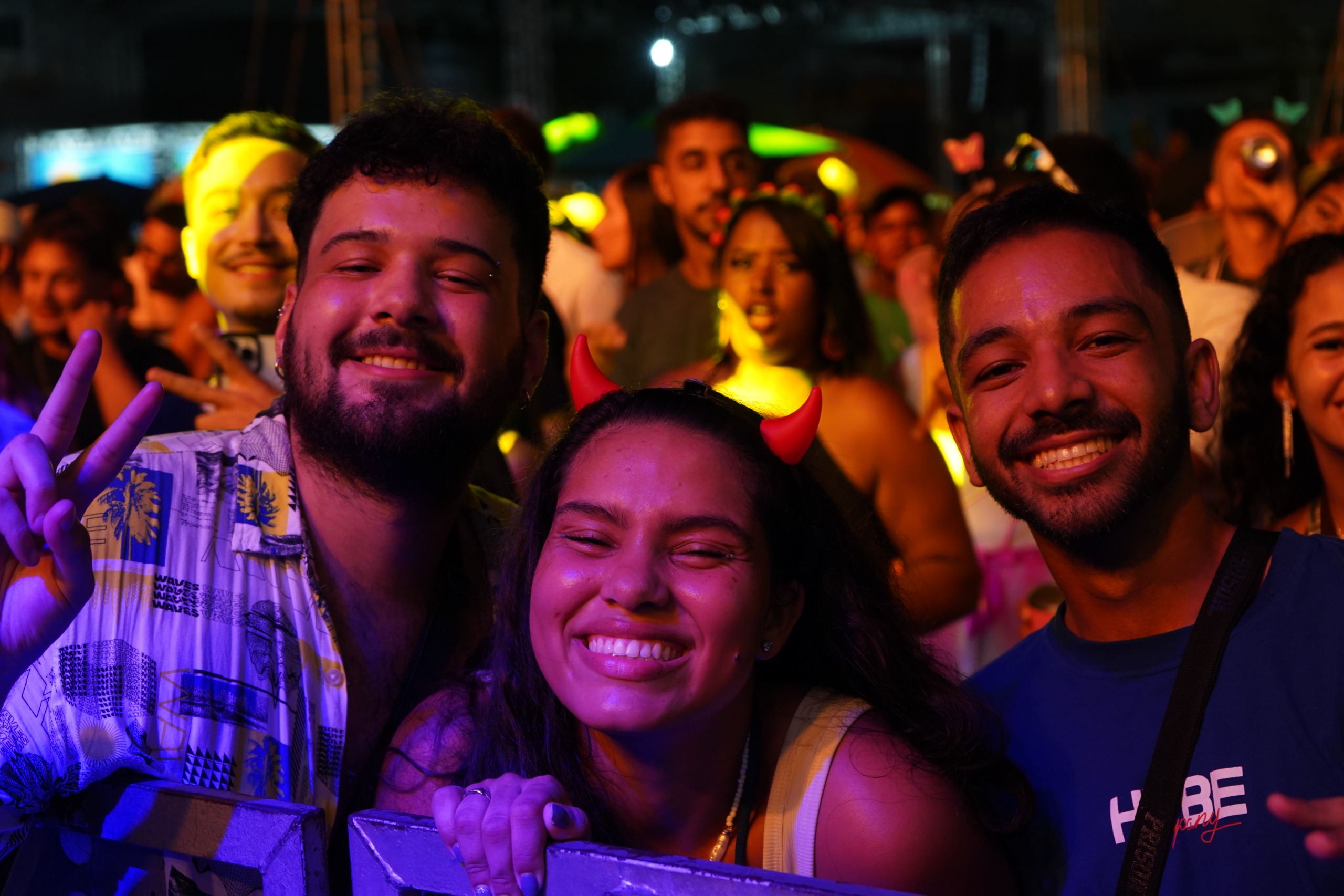 FOTOS DA SEGUNDA NOITE DE FOLIA: SÁBADO DO “GURIRI CARNAVAL 2025” É UM SUCESSO ABSOLUTO