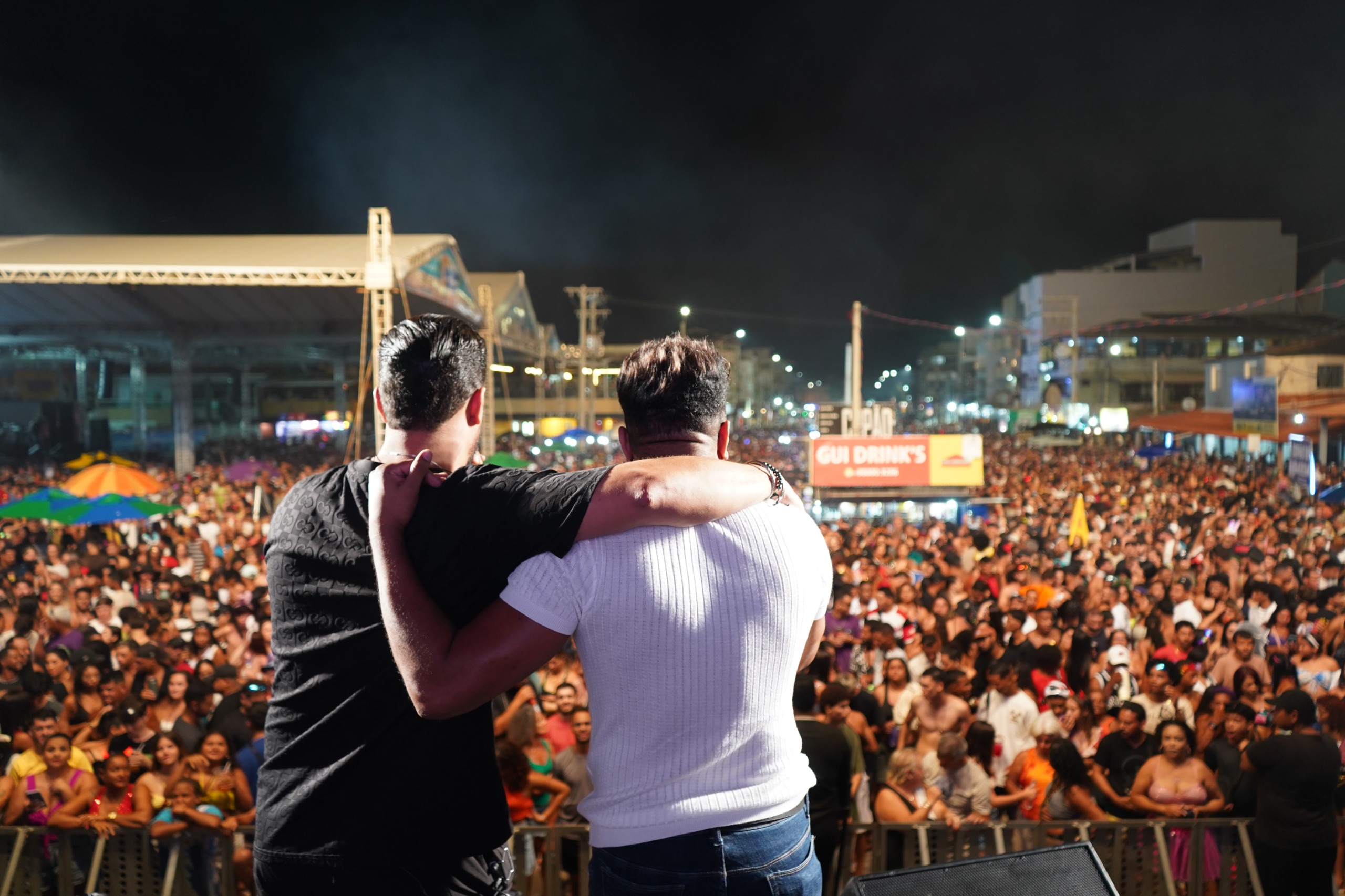 FOTOS DA SEGUNDA NOITE DE FOLIA: SÁBADO DO “GURIRI CARNAVAL 2025” É UM SUCESSO ABSOLUTO