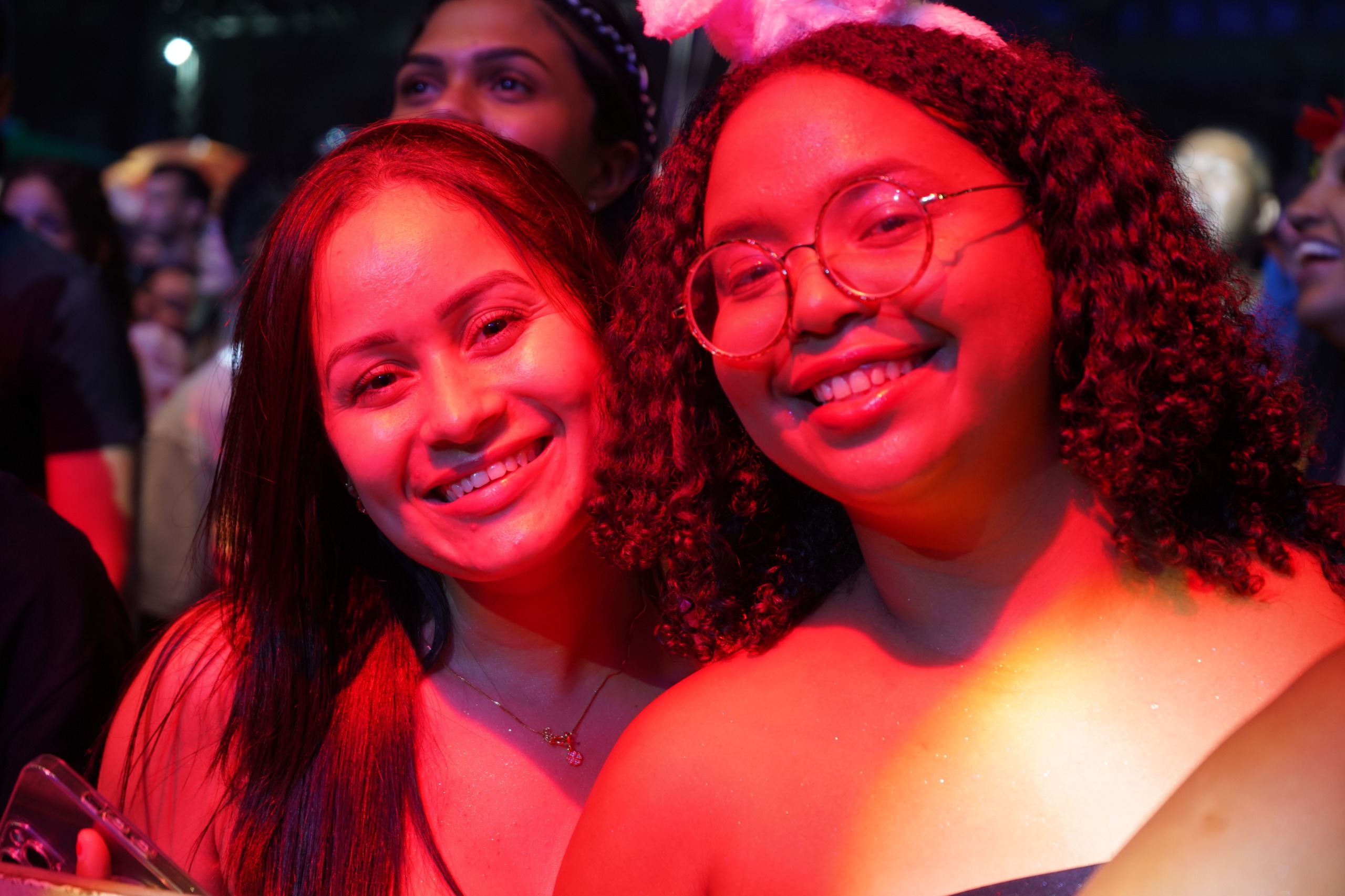 FOTOS DA SEGUNDA NOITE DE FOLIA: SÁBADO DO “GURIRI CARNAVAL 2025” É UM SUCESSO ABSOLUTO