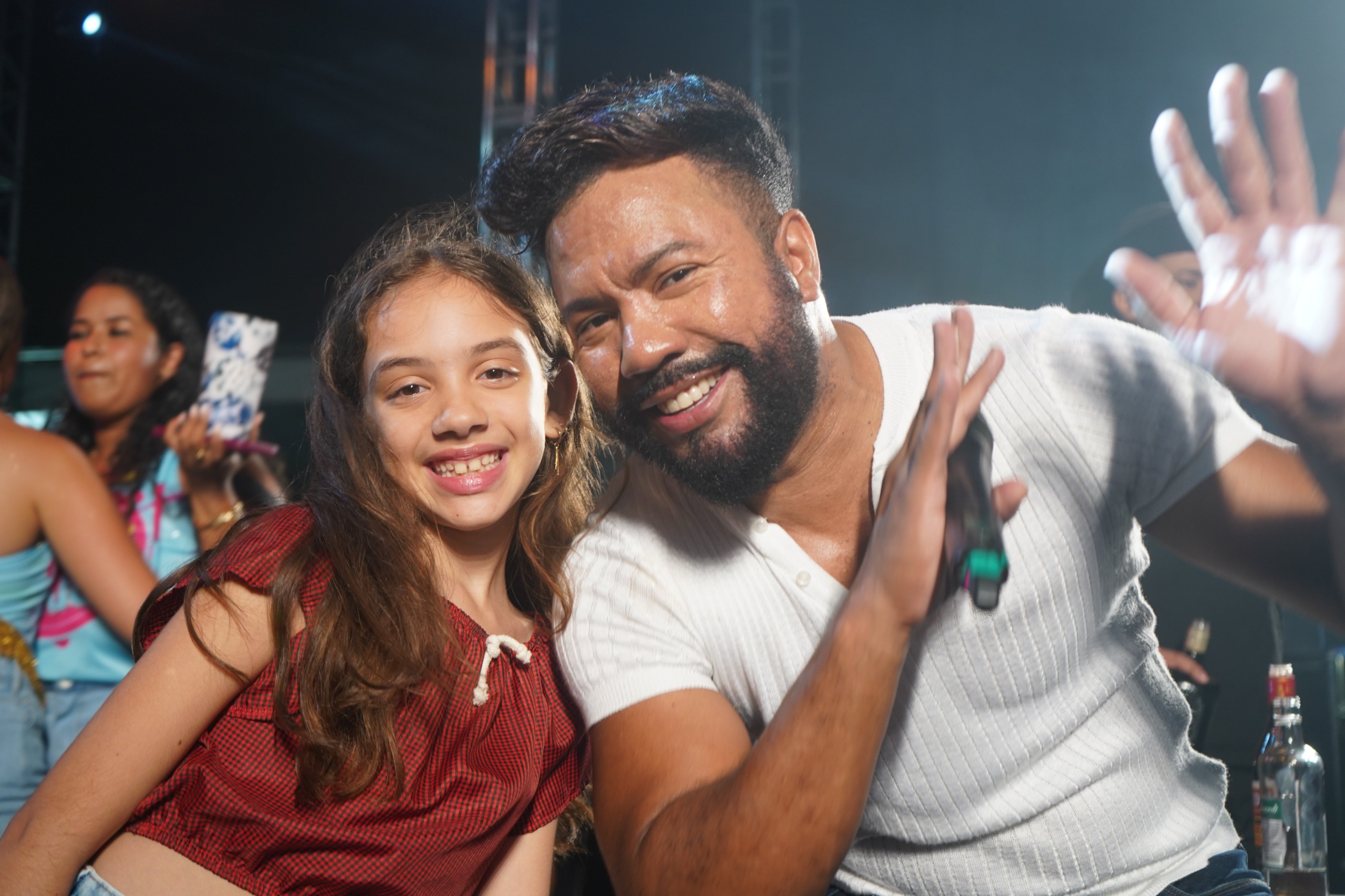 FOTOS DA SEGUNDA NOITE DE FOLIA: SÁBADO DO “GURIRI CARNAVAL 2025” É UM SUCESSO ABSOLUTO