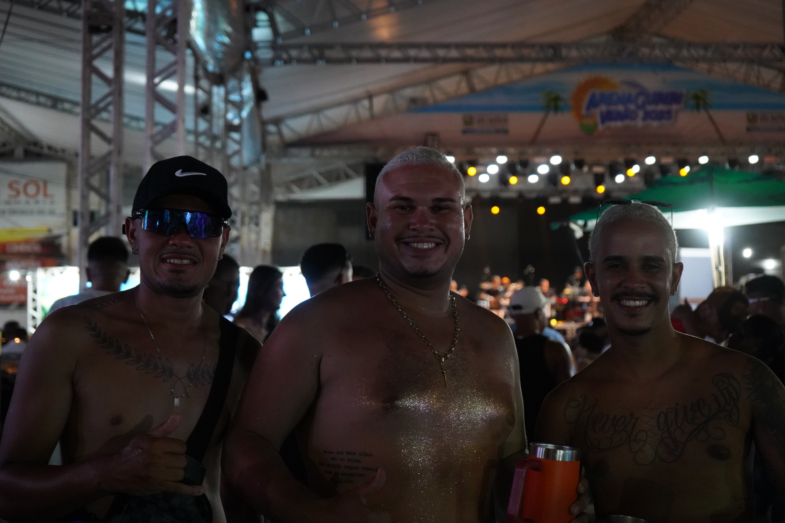 FOTOS DA SEGUNDA NOITE DE FOLIA: SÁBADO DO “GURIRI CARNAVAL 2025” É UM SUCESSO ABSOLUTO