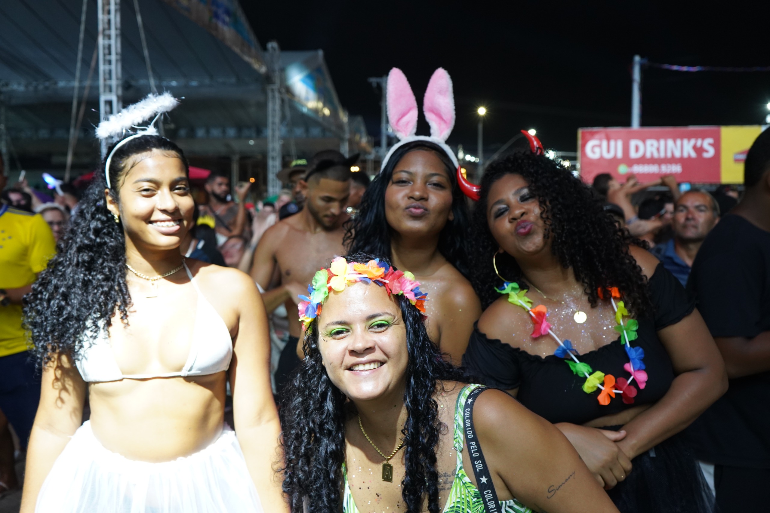 FOTOS DA SEGUNDA NOITE DE FOLIA: SÁBADO DO “GURIRI CARNAVAL 2025” É UM SUCESSO ABSOLUTO