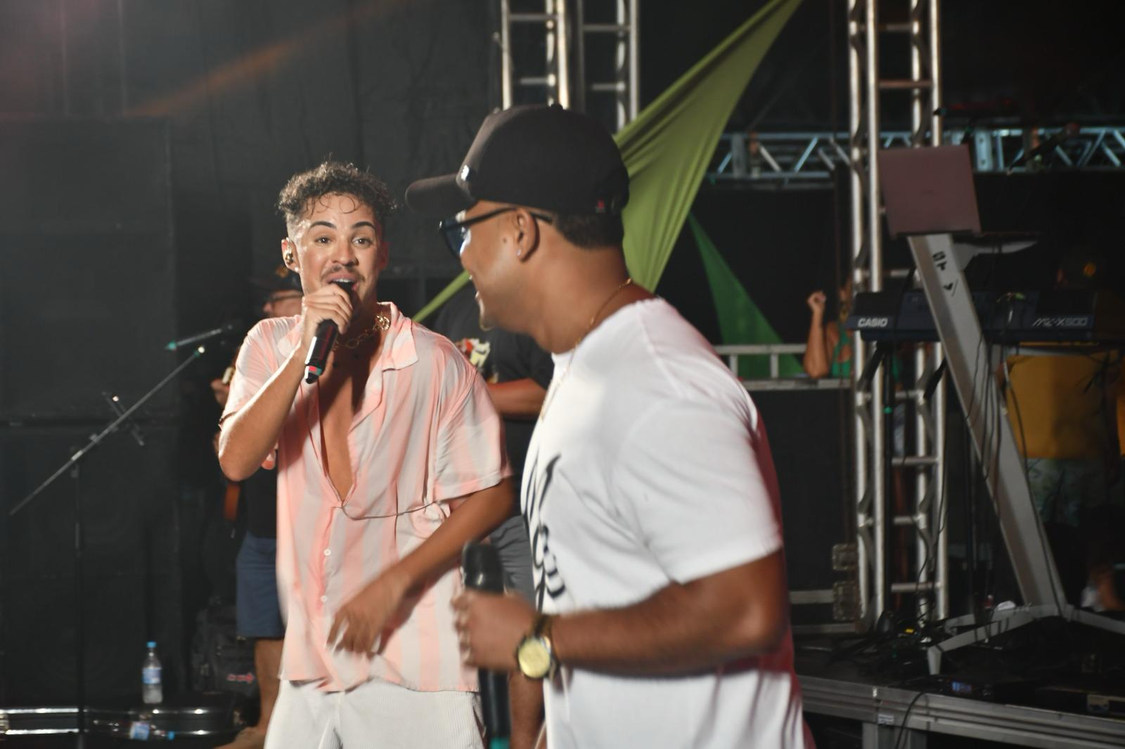 FOTOS DA TERCEIRA NOITE DO GURIRI CARNAVAL 2025: UMA NOITE MEMORÁVEL DE MÚSICA E ALEGRIA