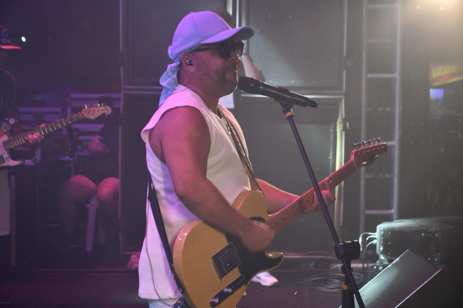 FOTOS DA TERCEIRA NOITE DO GURIRI CARNAVAL 2025: UMA NOITE MEMORÁVEL DE MÚSICA E ALEGRIA