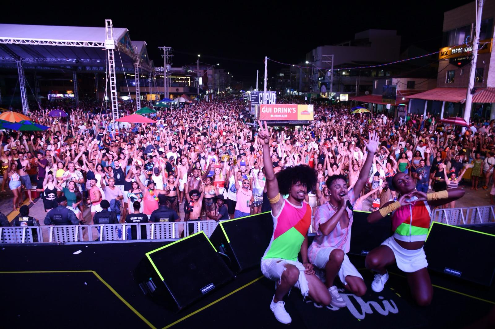 FOTOS DA TERCEIRA NOITE DO GURIRI CARNAVAL 2025: UMA NOITE MEMORÁVEL DE MÚSICA E ALEGRIA