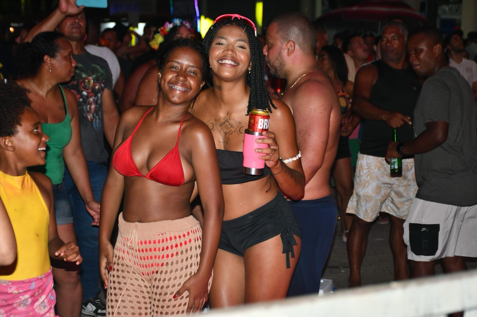 FOTOS DA TERCEIRA NOITE DO GURIRI CARNAVAL 2025: UMA NOITE MEMORÁVEL DE MÚSICA E ALEGRIA