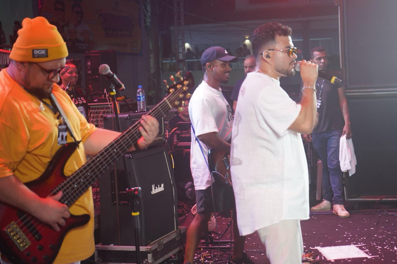 FOTOS: QUARTA NOITE DO GURIRI CARNAVAL 2025 FOI UM SUCESSO DE PÚBLICO