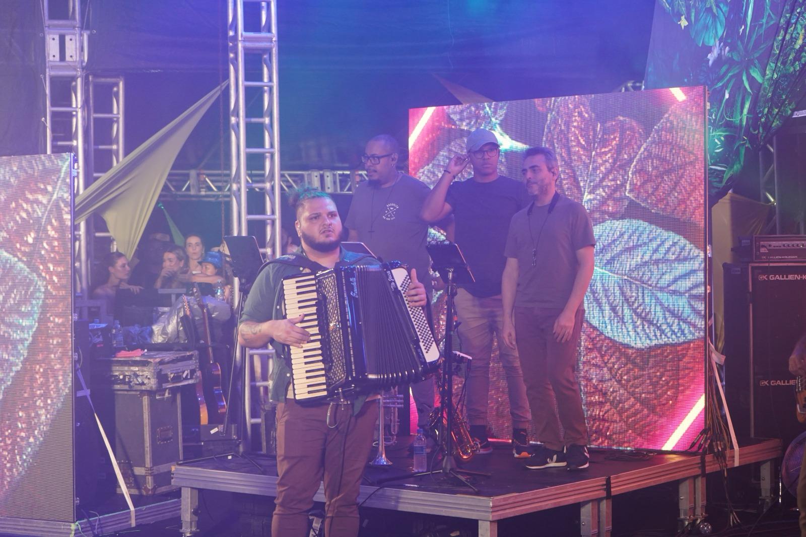 FOTOS: QUARTA NOITE DO GURIRI CARNAVAL 2025 FOI UM SUCESSO DE PÚBLICO