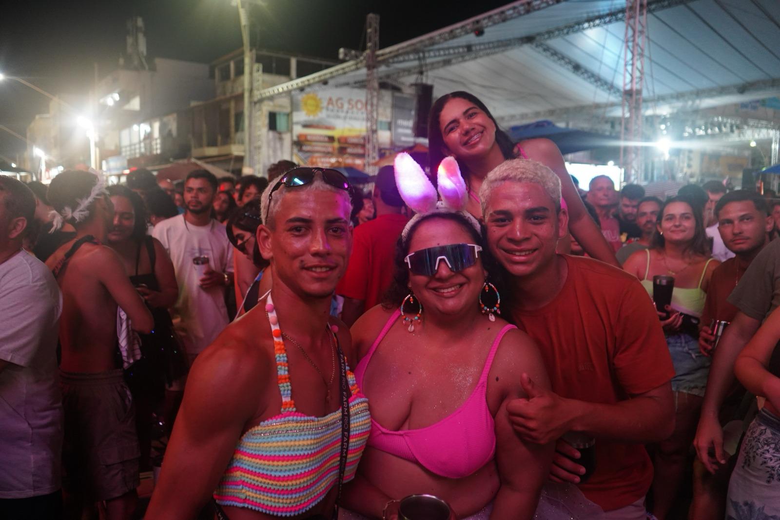 FOTOS: QUARTA NOITE DO GURIRI CARNAVAL 2025 FOI UM SUCESSO DE PÚBLICO