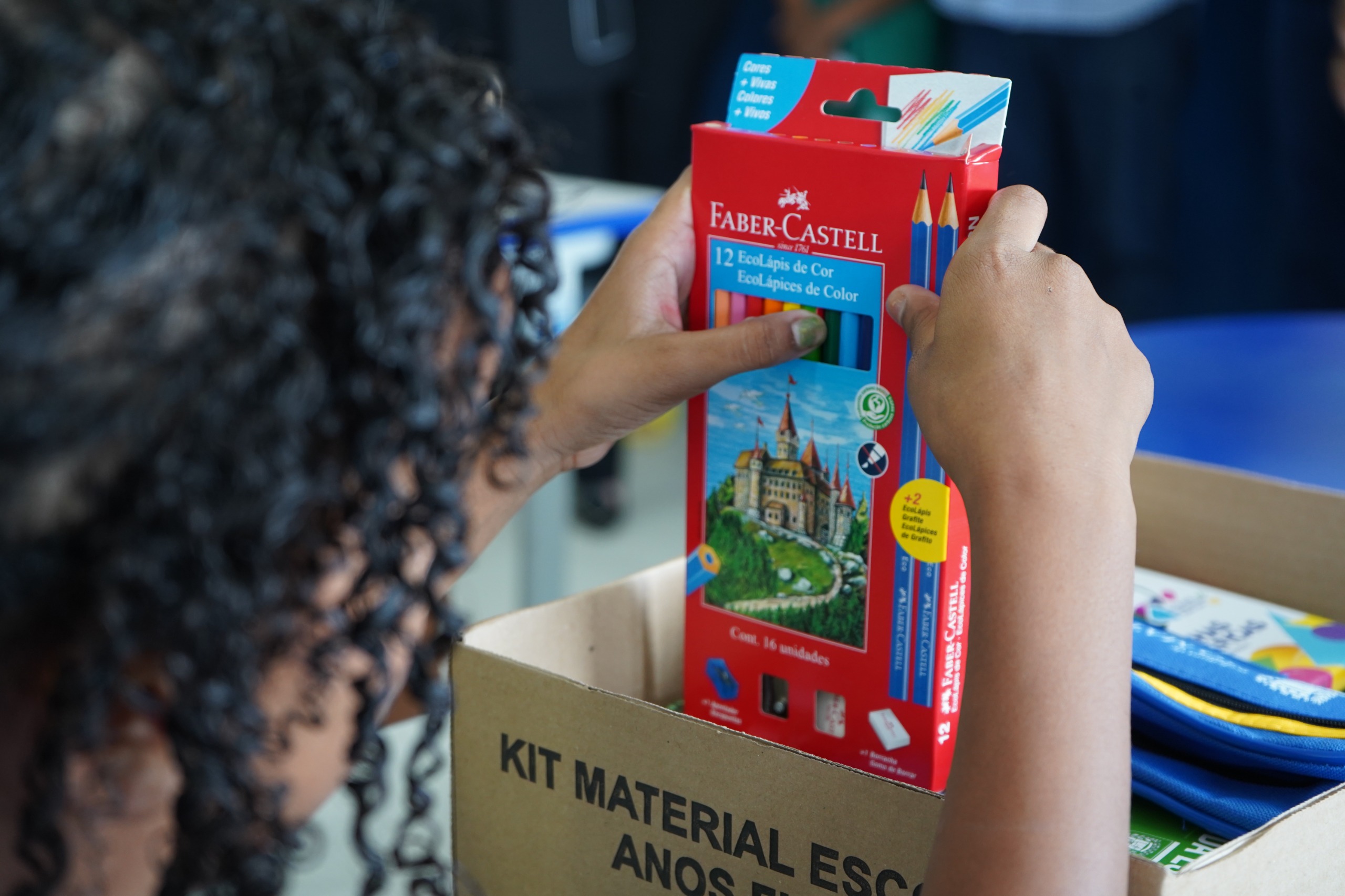 UM SONHO REALIZADO: PREFEITURA REALIZA ENTREGAS DOS UNIFORMES ESCOLARES EM SÃO MATEUS