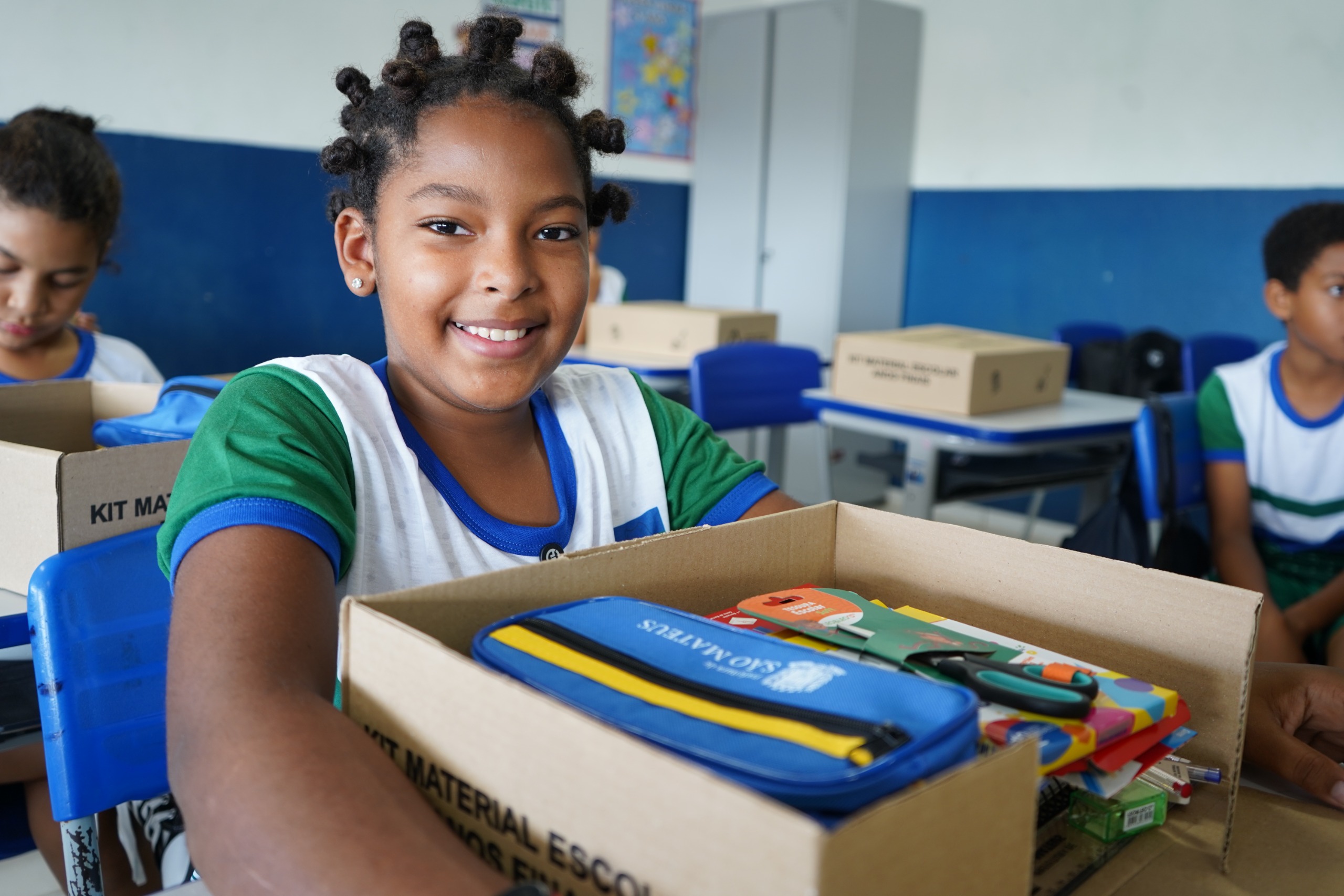 UM SONHO REALIZADO: PREFEITURA REALIZA ENTREGAS DOS UNIFORMES ESCOLARES EM SÃO MATEUS