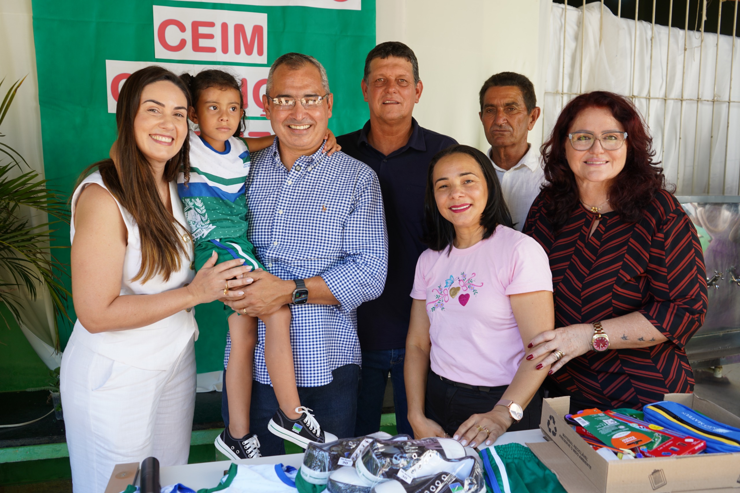 UM SONHO REALIZADO: PREFEITURA REALIZA ENTREGAS DOS UNIFORMES ESCOLARES EM SÃO MATEUS