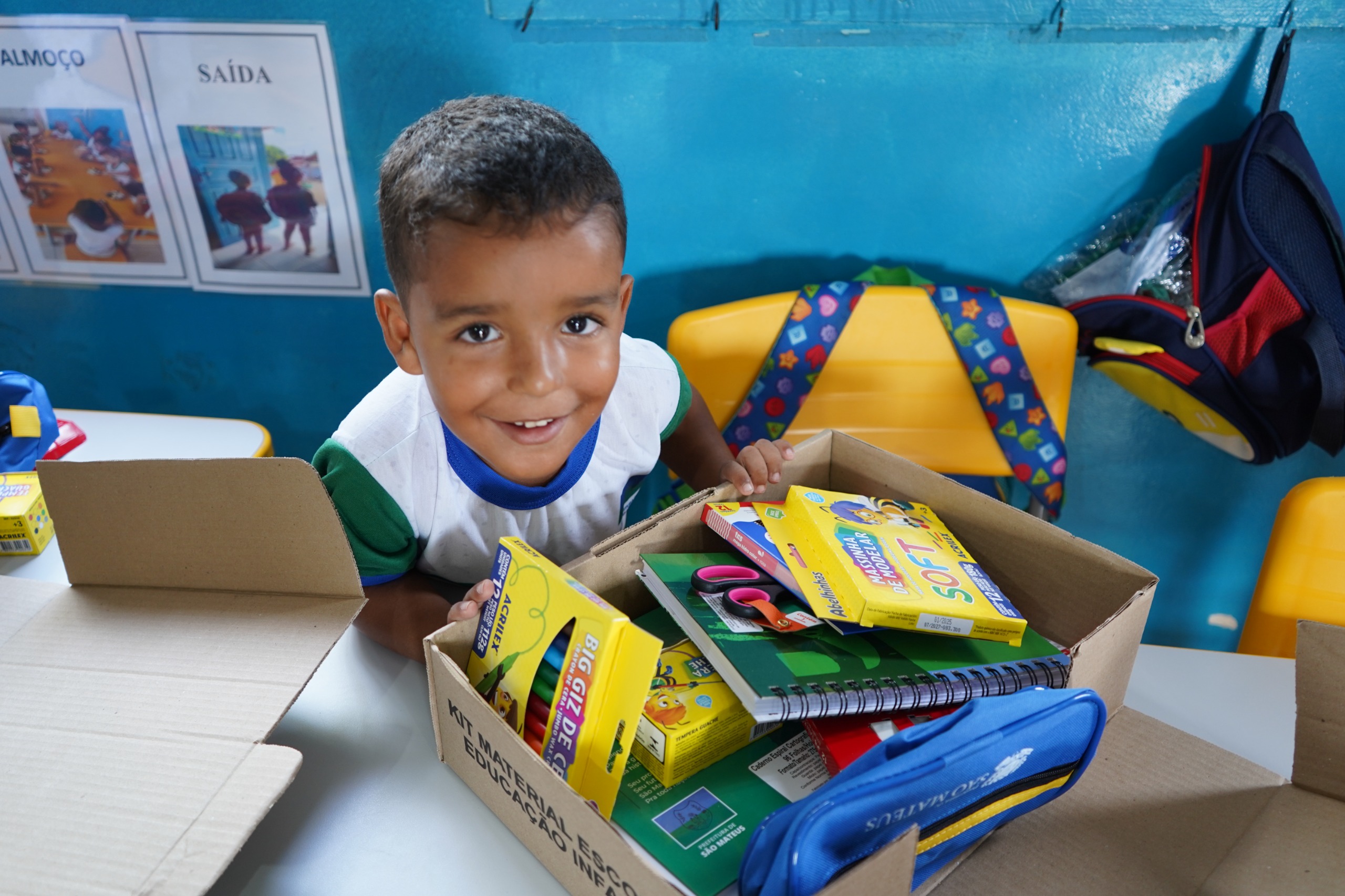 UM SONHO REALIZADO: PREFEITURA REALIZA ENTREGAS DOS UNIFORMES ESCOLARES EM SÃO MATEUS