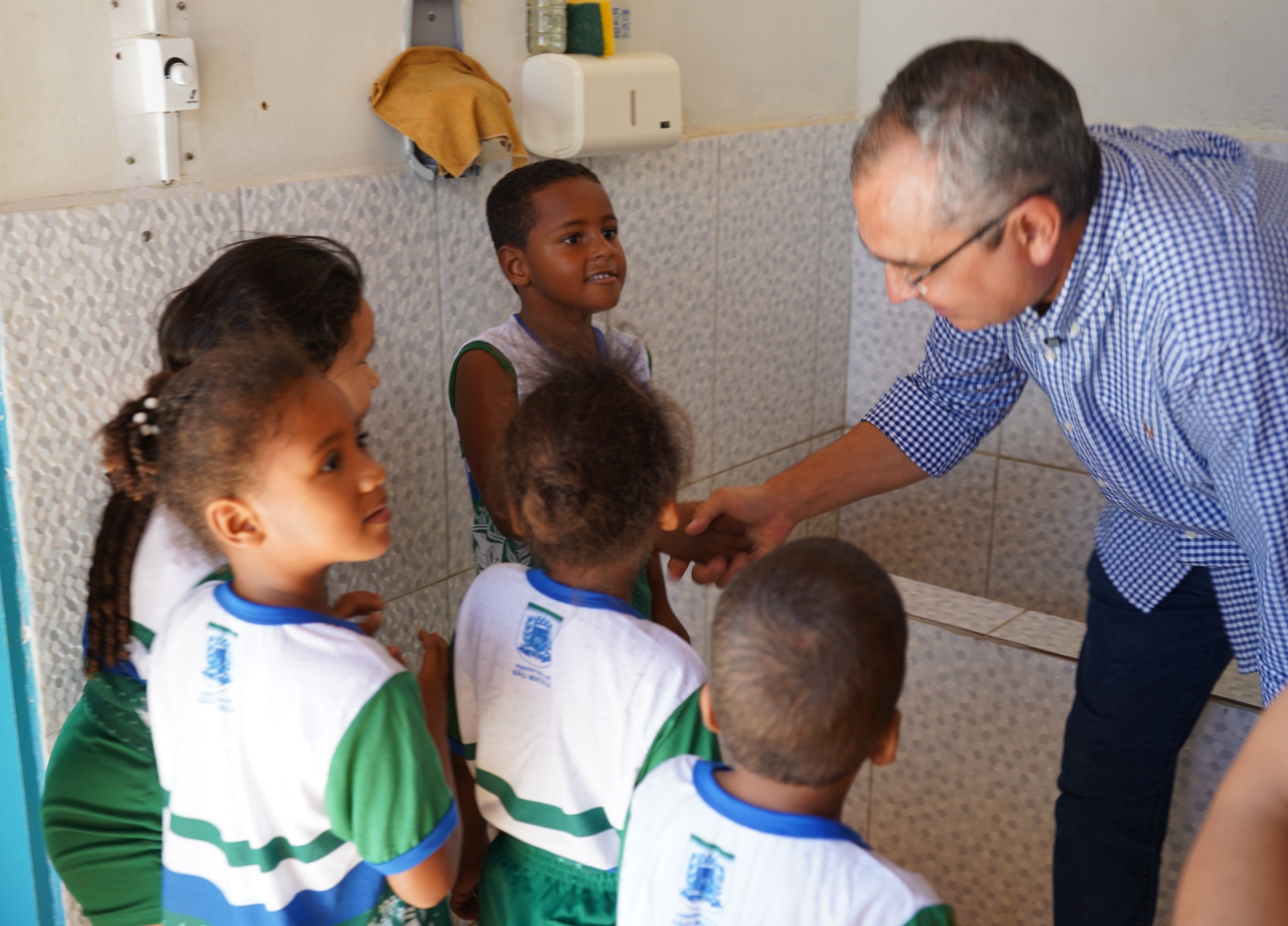 UM SONHO REALIZADO: PREFEITURA REALIZA ENTREGAS DOS UNIFORMES ESCOLARES EM SÃO MATEUS